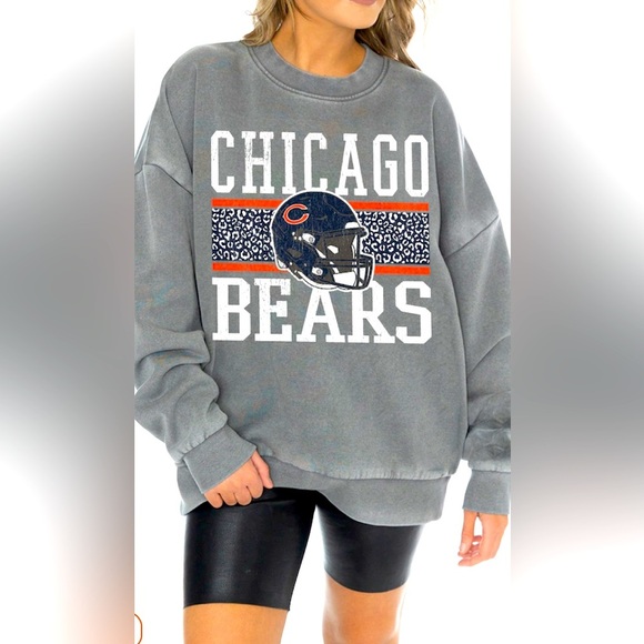 NWT - Chicago Bears Oversized Crewneck Sweatshirt. Grey. Size Medium. - Picture 1 of 3